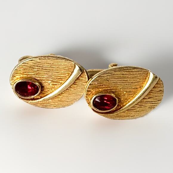 Vintage Swank Gold Tone Red Stone Cabochon Men's Cuff Links - Picture 1 of 4